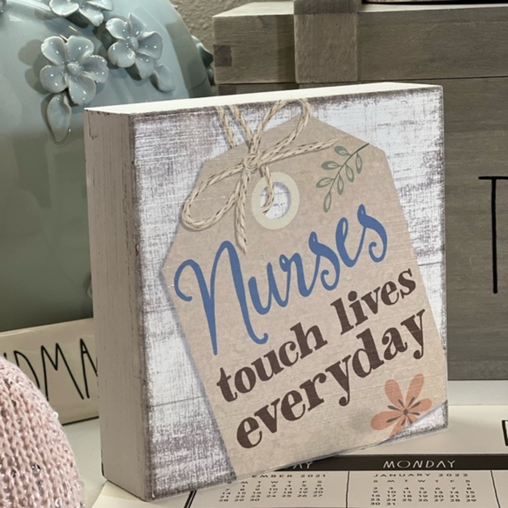 CLEARANCE❗️Nurses Touch Lives Everyday Wood Tabletop Decor